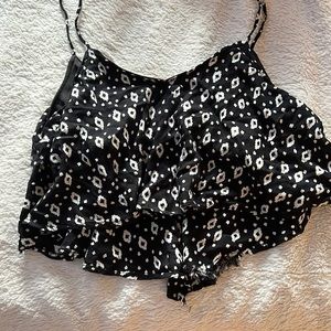 Black and white tank top crop top